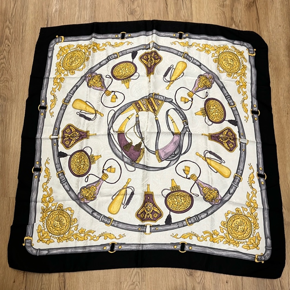Women scarf silk like new no tag